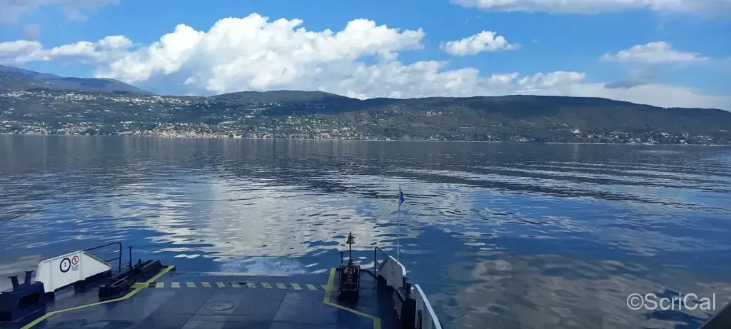 01-garda-traghetto