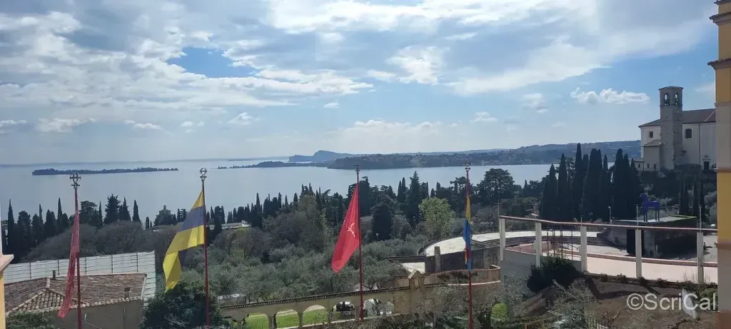 05-vittoriale-panorama-lago-garda-anfiteatro