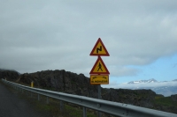 DSC_0023_strada-verso seydisfjordur-cartello cunetta cieca