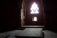 100_4742_tombe.jpg