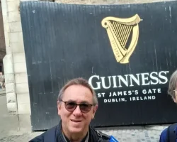 ScriCal all'ingresso del Guinness Storehouse ScriCal all'ingresso del Guinness Storehouse